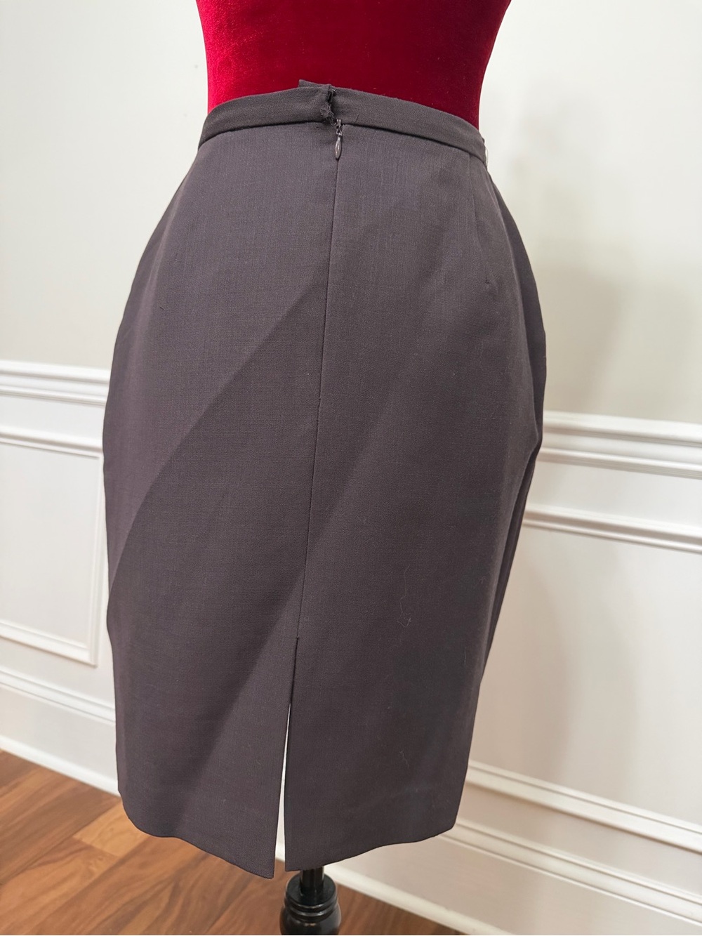 Vintage Burberrys Wool Pencil Skirt Brown Made in USA Size 4P - Picture 2 of 10